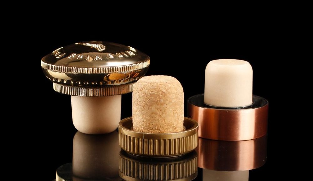 Compare spirits bottle neck finishes, stopper sizing, ROPP caps, materials, leakage testing, and RFQ steps before requesting closure samples.