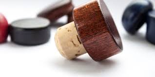 Compare whisky bottle bar-top stoppers by neck fit, shank material, head design, testing needs, supplier capability, and custom RFQ requirements.