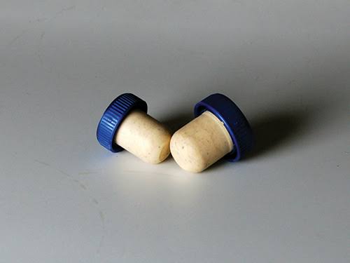 Compare torque, vacuum, pull-out and transport tests to qualify cork, screw cap, ROPP and non-refillable spirits closures before bulk production.